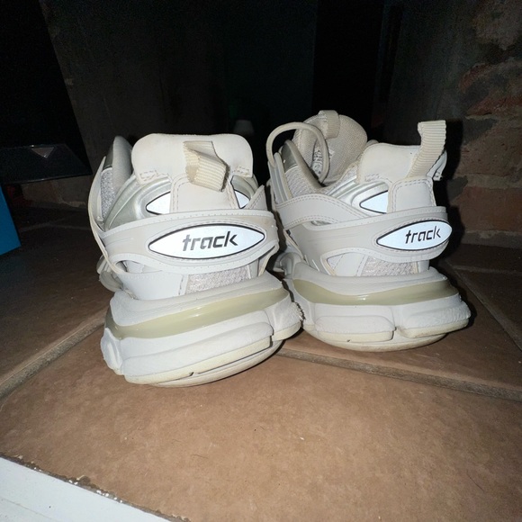 BALENCIAGA
Off-White Track Sneakers - Picture 7 of 10